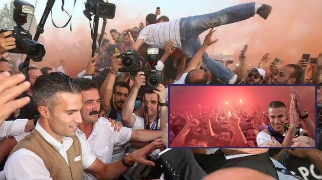 Robin Van Persie‘ye müthiş karşılama!