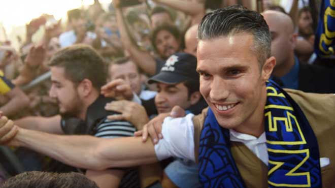 Persie Google'ı bile kilitledi