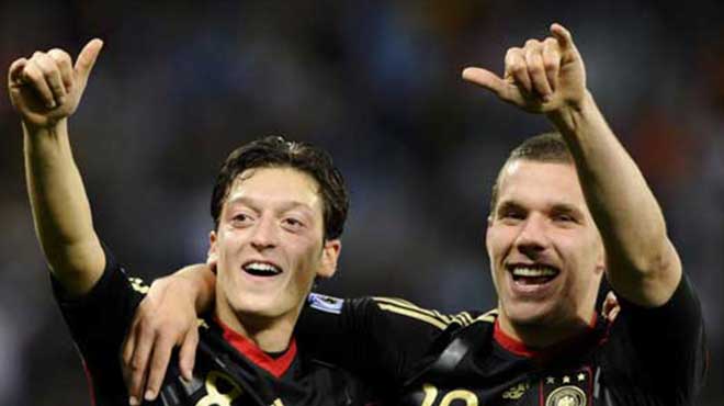 Mesut‘tan Podolski yorumu