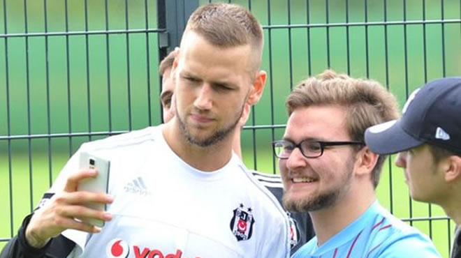 Beşiktaş'tan ayrılacaktı fakat...