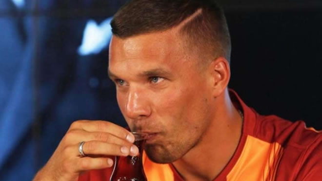 Podolski de Arena'dan loca aldı!