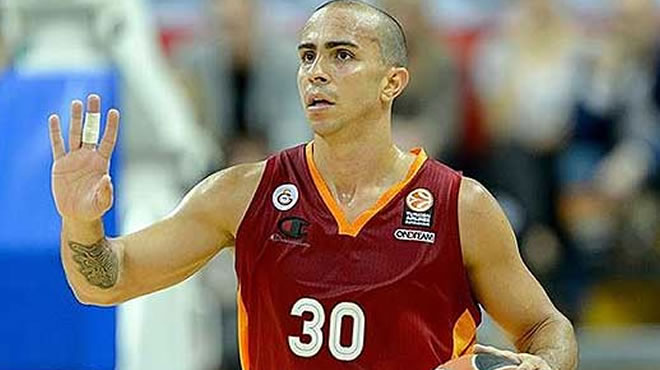 Carlos Arroyo İspanyol devinde!