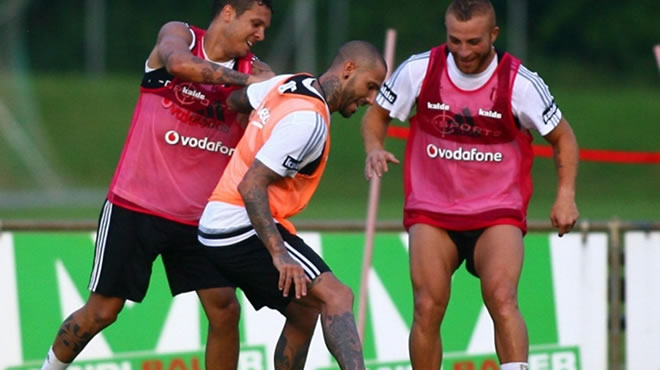 Gökhan Töre'den Quaresma'ya jest
