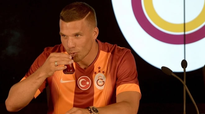 Podolski'nin performansı planı değiştirdi