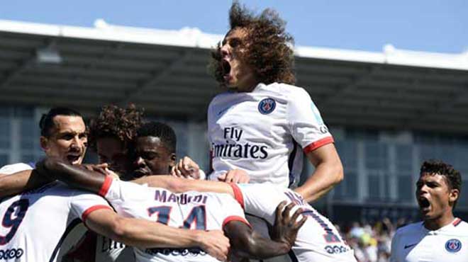 Fransa'da perdeyi şampiyon PSG açıyor