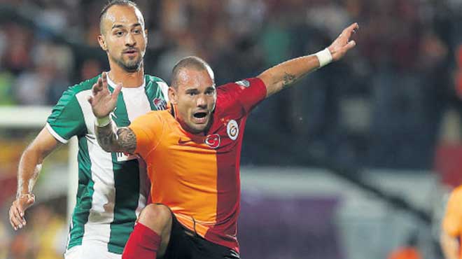 G.Saray'dan Sneijder'e kesik!