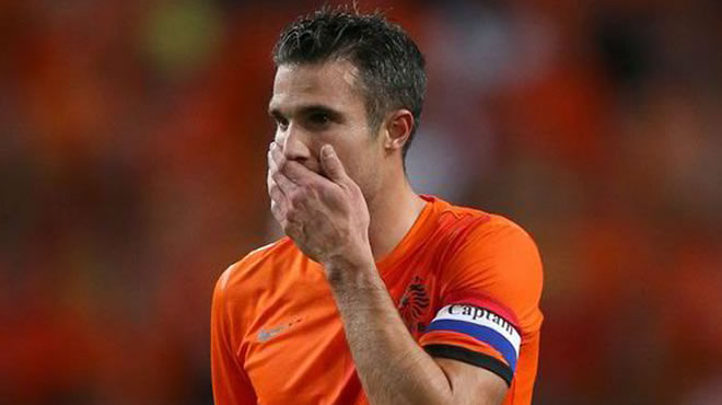 Van Persie‘ye şok! Geleceği tehlikede!