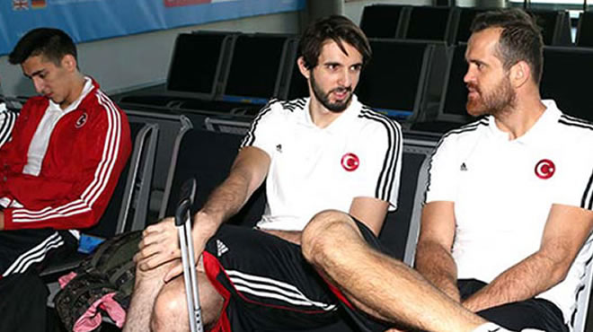 12 Dev Adam İstanbul‘a döndü