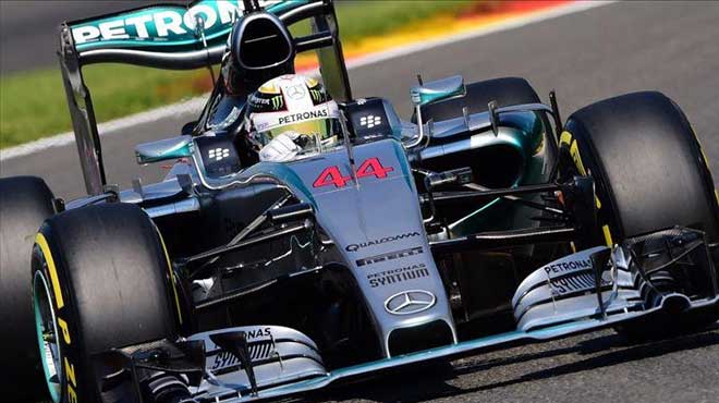 İtalya‘da ilk cep Hamilton‘ın