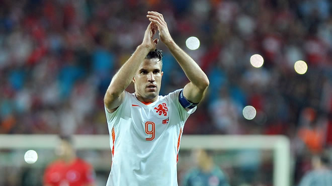 Van Persie: Kaybetmenizi bekleyeceğiz!