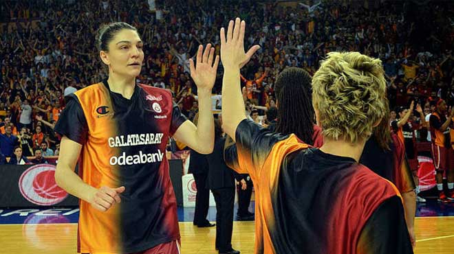 Nevriye Yılmaz, bir yıl daha G.Saray'da!