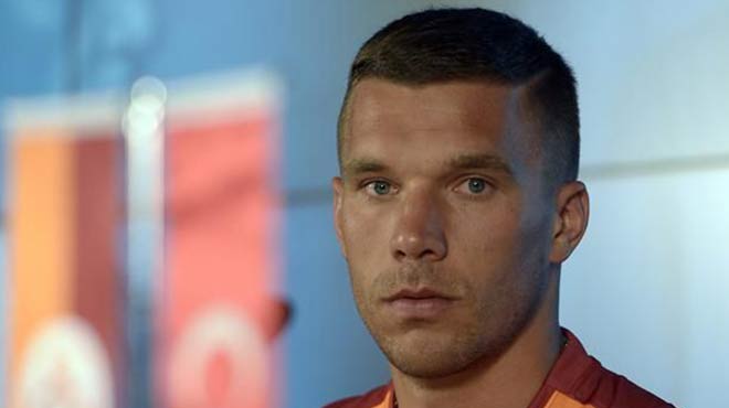 Podolski Almanya'yı karıştırdı!
