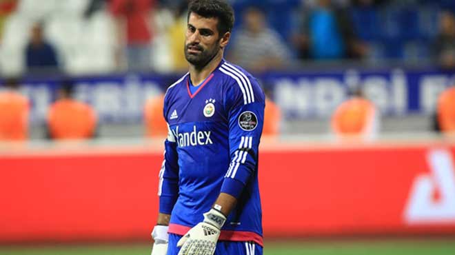 Volkan Demirel'i güvenlikler korudu!