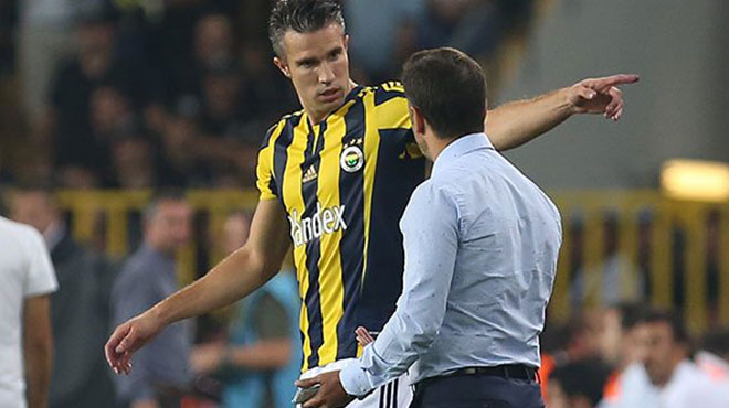 Van Persie'den Pereira'ya ikinci şok!
