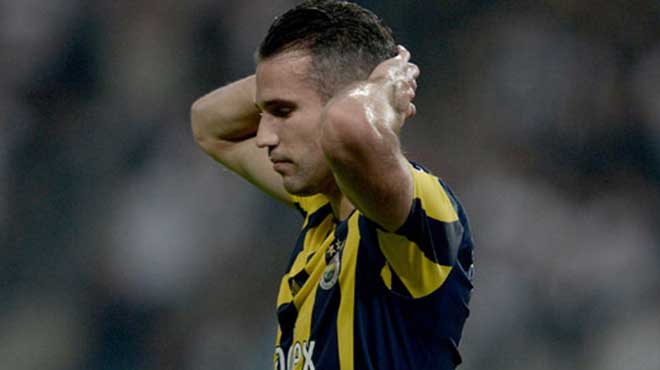 F.Bahçe'de şok karar! Van Persie...