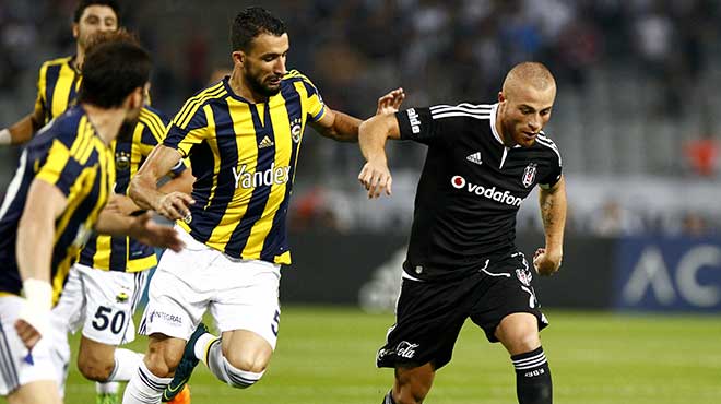 Gökhan Töre'nin yıldızı parlıyor