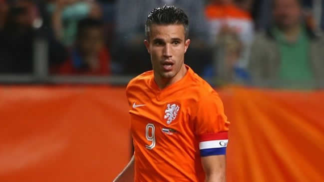Van Persie bırakabilir!