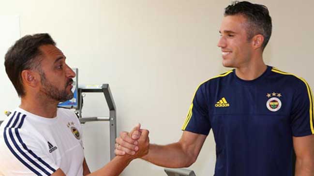 Vitor Pereira'dan Van Persie'ye sürpriz telefona