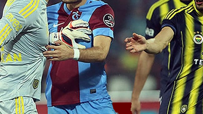 Yıldız futbolcu ajanlık mı yapıyor?