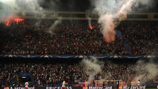 UEFA'dan Benfica'ya seyircisiz oynama cezası