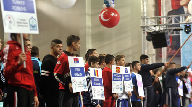 Balkan Güreş Şampiyonası başladı