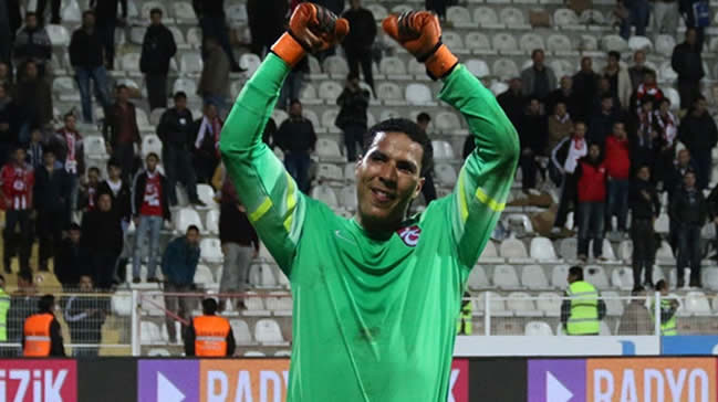 Onur Kıvrak'ın biletini Esteban kesti