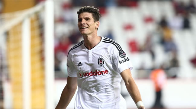 Mario Gomez için Türkçe tweet!