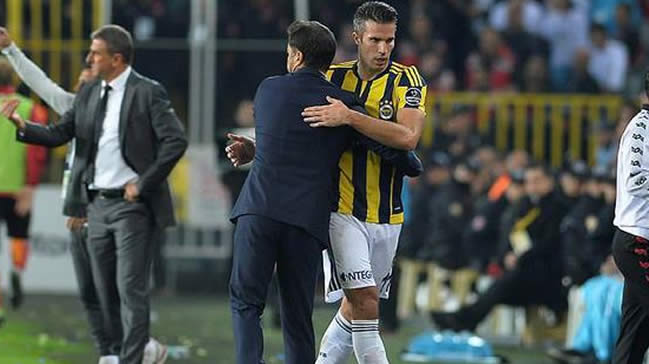 Van Persie'den taraftara şok tepki!