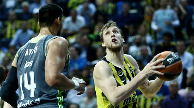 Fenerbahçe şampiyonu ezdi geçti!