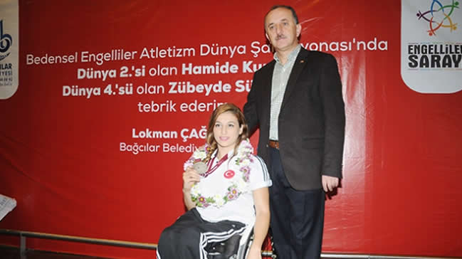 Milli atlet Hamide Kurt'tan gümüş madalya