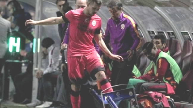 Podolski'den '90 dakikalık' tekme