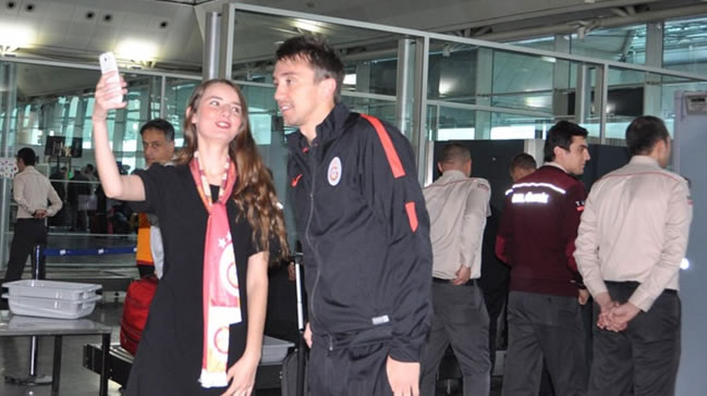 Galatasaray kafilesi Lizbon'da