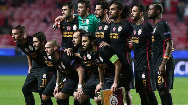 Galatasaray'a çifte şok!