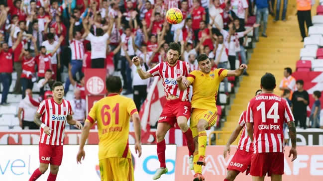 Eto'o'nun golü yine yetmedi!