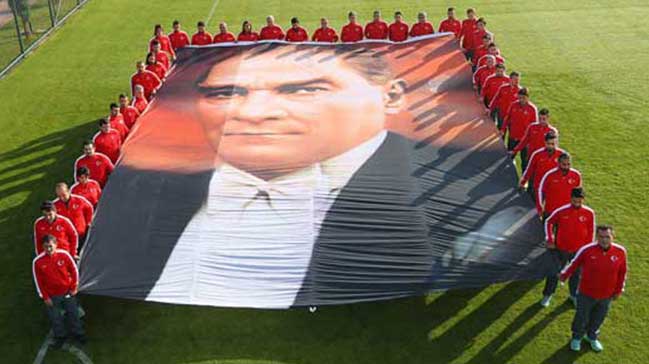 A Milli Takım Mustafa Kemal Atatürk'ü andı