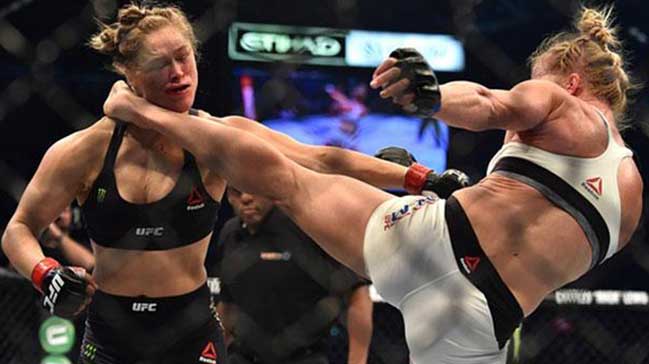 Ronda Rousey ilk kez yenildi