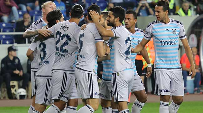 Fenerbahçe, Mersin'de zirveye uçtu!