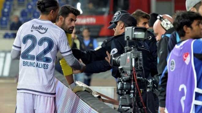Volkan Demirel ve yine küfür kavgası!