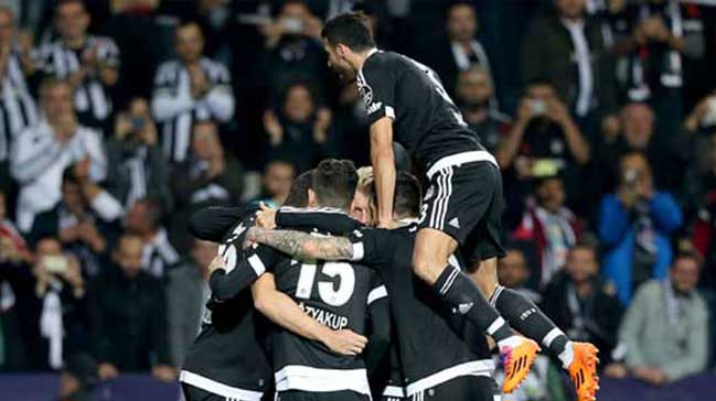 Kartal tura kanatlanmak istiyor