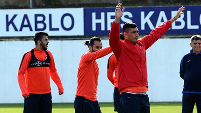 Medjani gitti sıra Cardozo’da!