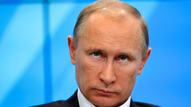 Rus ekibi Putin'e resti çekti!