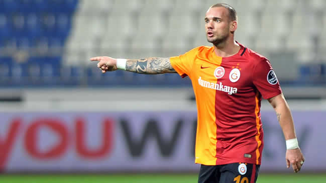 Sneijder maçın ardından isyan etti!