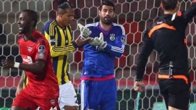 '6 hakem nasıl göremez!'