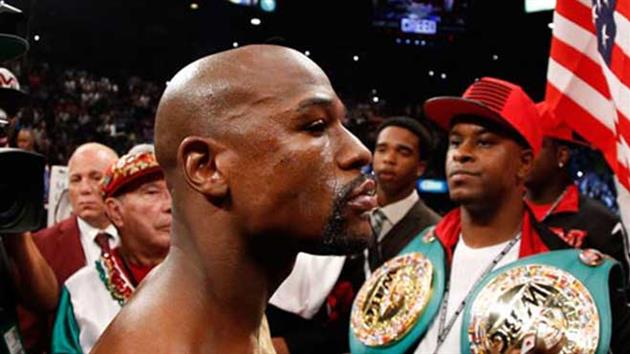 Mayweather, Rocky'nin rekorunu egale etti!
