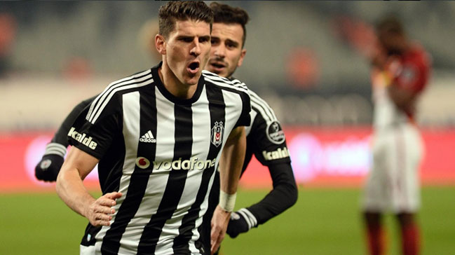 Mario Gomez, böyle giderse kral!