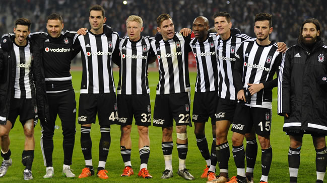 Beşiktaş'ta devrim gibi karar!