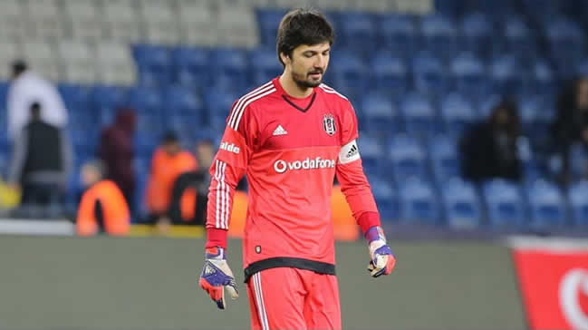 Tolga Zengin 1 yıl daha Beşiktaş'ta