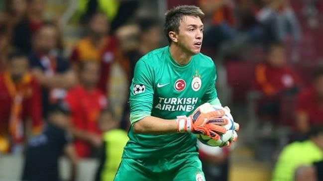 Muslera'ya Premier Lig kancası!