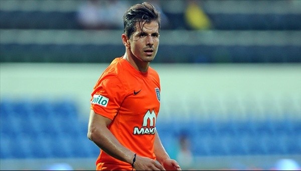Emre Belözoğlu herkesi şaşırttı!