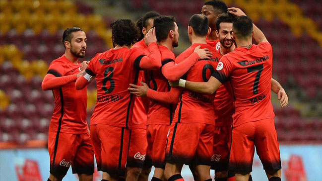 G.Saray'dan Karşıyaka'ya farklı tarife!